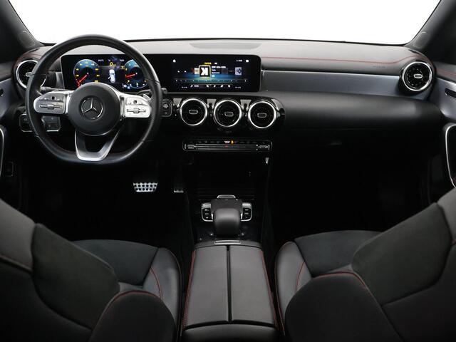 Mercedes-Benz CLA-KLASSE Shooting Brake 180 Advantage | AMG | Night | Panoramadak | Widescreen | Stoelverwarming |