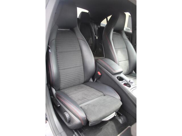 Mercedes-Benz CLA-KLASSE 250 Business *Automaat*Night pakket/Navigatie/Climate control/Parkeersensoren rondom/Cruise control/Stoelverwarming/Bluetooth/18'' Lichtmetalen velgen.