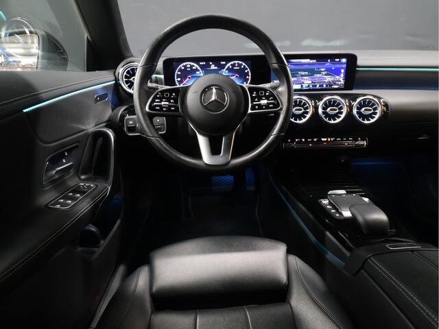 Mercedes-Benz CLA-KLASSE Shooting Brake 180 Business Solution Luxury [CAMERA, SFEERVERLICHTING, LEDER, STOELVERWARMING, ELEKTRISCHE ACHTERKLEP, NIEUWSTAAT]