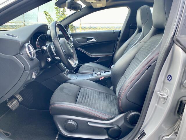 Mercedes-Benz CLA-KLASSE 200 Prestige 157pk | Pano,AMG,Apple car |