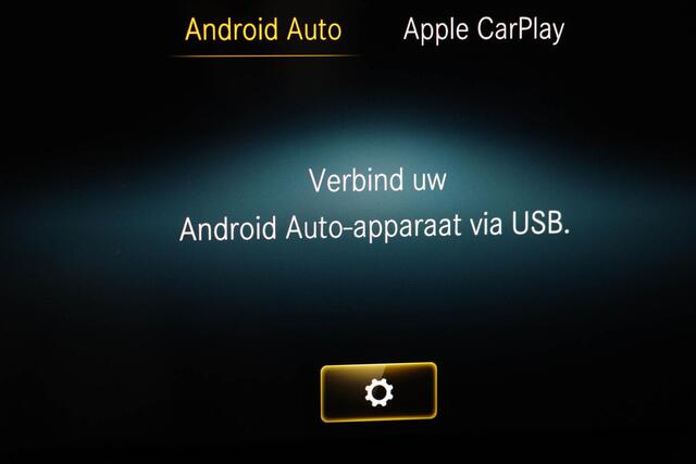 Mercedes-Benz CLA-KLASSE 180 AMG Line | WIDESCREEN | PANORAMADAK | DAB | APPLE