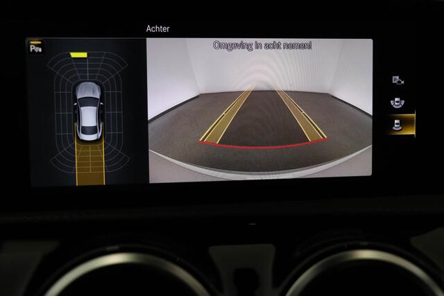 Mercedes-Benz CLA-KLASSE 180 AMG Line | WIDESCREEN | PANORAMADAK | DAB | APPLE