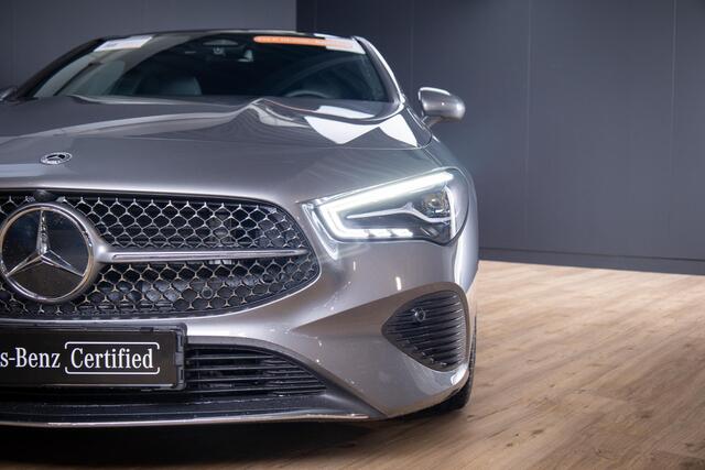 Mercedes-Benz CLA-KLASSE Shooting Brake 180 Luxury Line Panorama dak | Trekhaak