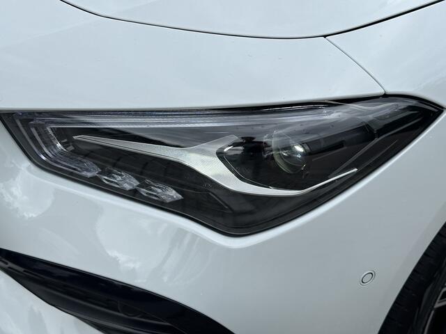 Mercedes-Benz CLA-KLASSE Shooting Brake 250 e AMG Line Pano-Dak | Keyless | Metallic | Premium