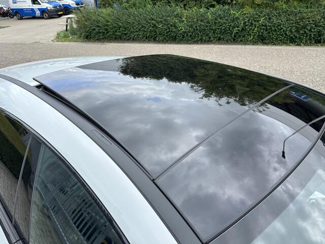 Mercedes-Benz CLA-KLASSE Shooting Brake 250 e AMG Line Pano-Dak | Keyless | Metallic | Premium