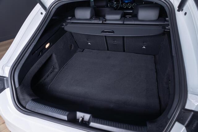 Mercedes-Benz CLA-KLASSE Shooting Brake 200 Luxury Line Panorama dak