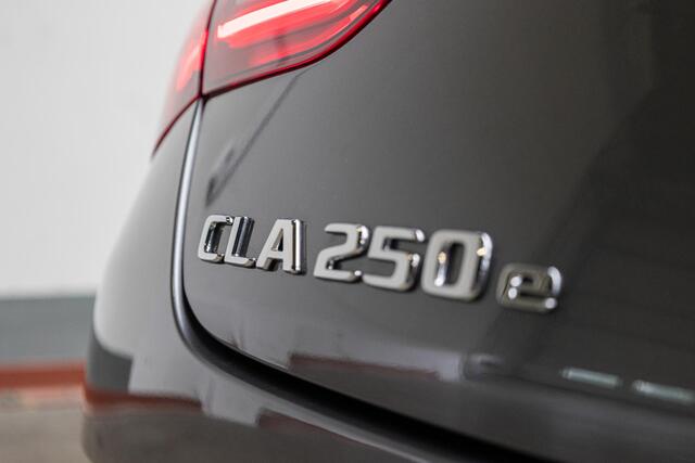 Mercedes-Benz CLA-KLASSE Shooting Brake 250 e Business Solution AMG Panorama dak | Trekhaak