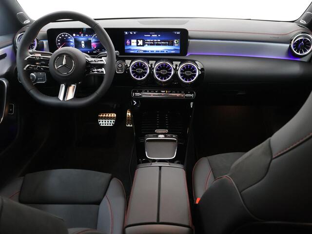 Mercedes-Benz CLA-KLASSE 180 Business Solution AMG | Panoramaschuifdak | 360° camera | Winter pakket | Techniekpakket
