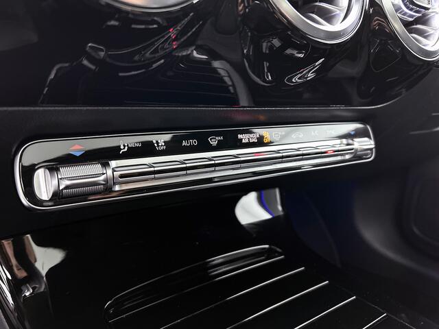 Mercedes-Benz CLA-KLASSE 200 AMG-Line | Night pakket | Panorama schuif/kanteldak | Sfeerverlichting | parkeerpakket + camera achter | Spiegelpakket | Stoelverwarming | KEYLESS GO-comfortpakket Inclusief 24 maanden MB Certified garantie voor Europa.