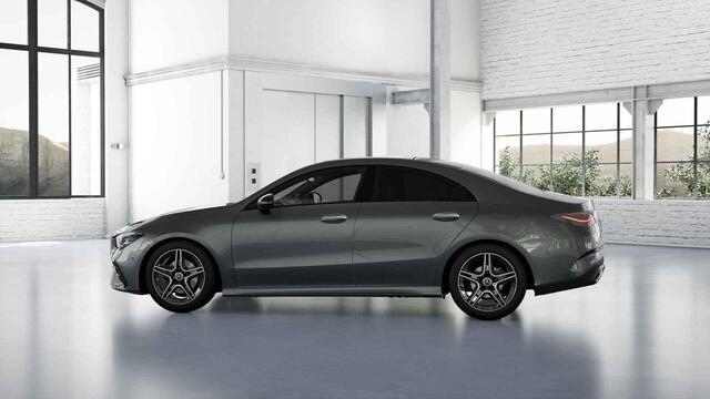 Mercedes-Benz CLA-KLASSE 180 Star Edition AMG Line LIMITED | Panoramaschuifdak | Nightpakket | Achteruitrijcamera | DISTRONIC