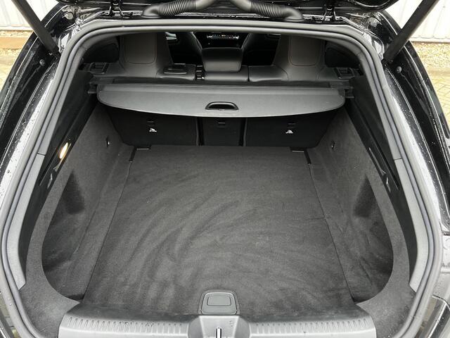 Mercedes-Benz CLA-KLASSE Shooting Brake 180 | Panoramadak | AMG | Sfeerverlichting