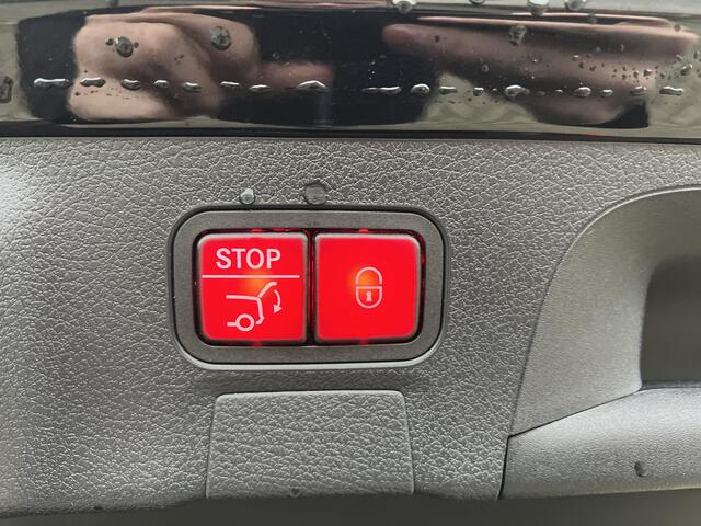 Mercedes-Benz CLA-KLASSE Shooting Brake 180 | Panoramadak | AMG | Sfeerverlichting