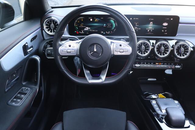 Mercedes-Benz CLA-KLASSE 200 Business Solution AMG NL-Auto!! Pano I Elek.Stoelen I Key-Less