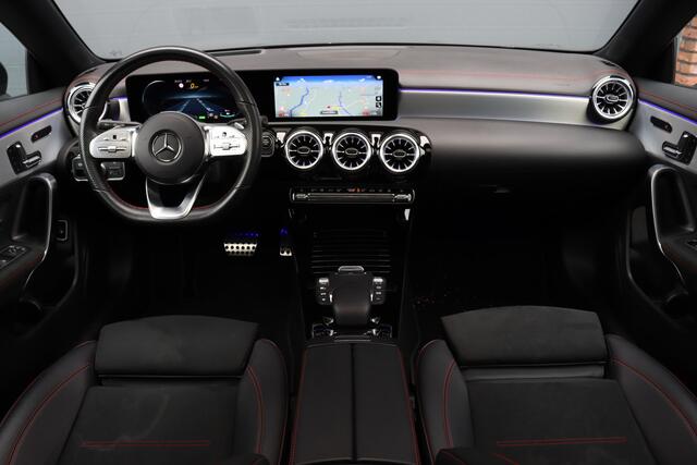 Mercedes-Benz CLA-KLASSE Shooting Brake 250 e AMG Line | Panoramadak | Distronic+ | Memory | HUD | Surround Camera | Keyless Go | Widescreen | Sfeerverlichting |