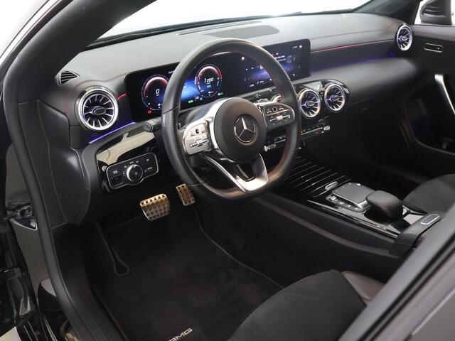 Mercedes-Benz CLA-KLASSE 250 e Business Solution AMG Limited | AMG | Apple carplay | Stoelverwarming |