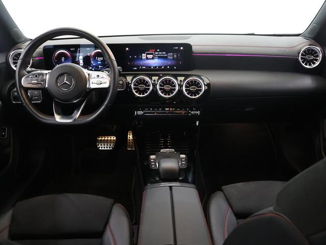 Mercedes-Benz CLA-KLASSE 250 e Business Solution AMG Limited | AMG | Apple carplay | Stoelverwarming |