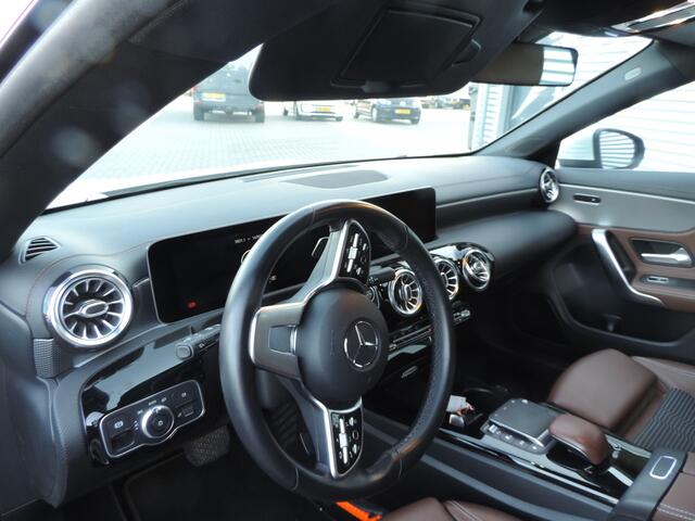 Mercedes-Benz CLA-KLASSE 200 Business Solution Luxury sfeer licht