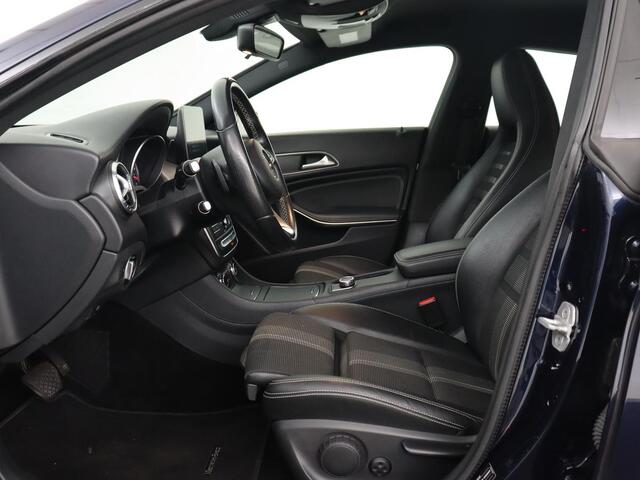 Mercedes-Benz CLA-KLASSE 180 Business Edition | Stoelverwarming | Camera | Full LED | Navigatie | Park Assist | Half leder | Airco | Cruise control