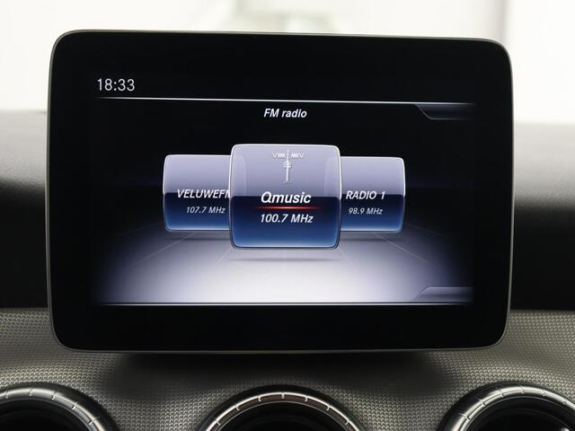 Mercedes-Benz CLA-KLASSE 180 Business Edition | Stoelverwarming | Camera | Full LED | Navigatie | Park Assist | Half leder | Airco | Cruise control