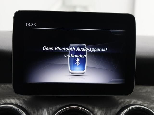 Mercedes-Benz CLA-KLASSE 180 Business Edition | Stoelverwarming | Camera | Full LED | Navigatie | Park Assist | Half leder | Airco | Cruise control
