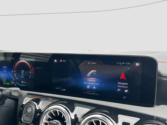 Mercedes-Benz CLA-KLASSE 250 e AMG Line | Pano | Matrix LED | Adaptive Cruise | Winter pack