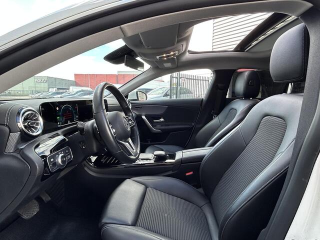 Mercedes-Benz CLA-KLASSE Shooting Brake 250 e Luxury | Sfeerverlichting