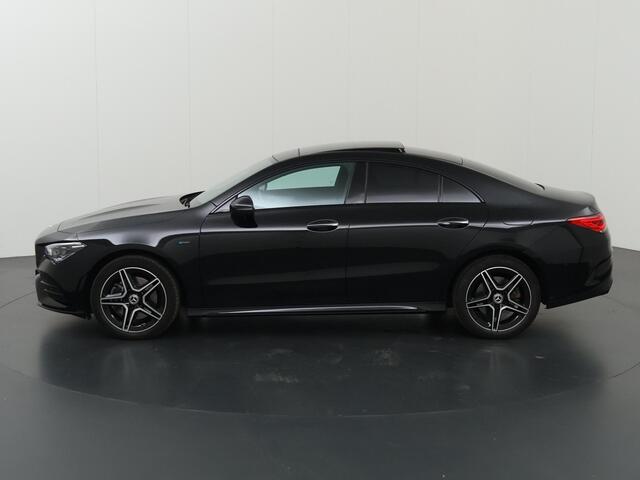 Mercedes-Benz CLA-KLASSE 250 e Business Solution AMG Limited | Night | Panoramadak | Keyless | Stoelverwarming | Memory | Sfeerverlichting |