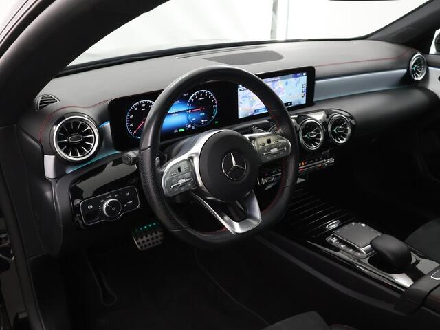 Mercedes-Benz CLA-KLASSE 250 e Business Solution AMG Limited | Night | Panoramadak | Keyless | Stoelverwarming | Memory | Sfeerverlichting |