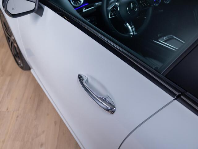 Mercedes-Benz CLA-KLASSE Shooting Brake 200 Luxury Line Panorama dak