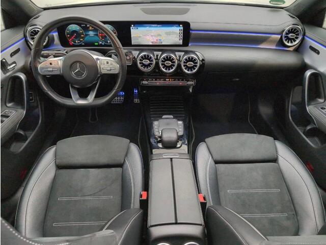 Mercedes-Benz CLA-KLASSE Shooting Brake 250 e Premium Plus | Panoramadak | Memory Seat | Stoelverwarming | AMG Diffuser | Camera | Keyless | Ambiance Verlichting | Cruise Control | Multibeam LED | BTW |