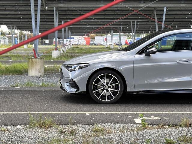 Mercedes-Benz CLA-KLASSE 250+ Launch Edition 85 kWh | Night | Panoramadak | DISTRONIC | Achteruitrijcamera | Dodehoekassistent | Trekhaak |