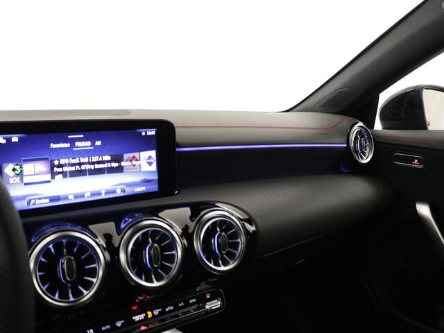 Mercedes-Benz CLA-KLASSE Shooting Brake 180 Star Edition AMG Line | Trekhaak | Nightpakket | KEYLESS GO-comfortpakket | Verwarmde stoelen vooraan | USB pakket plus | Sfeerverlichting | Parkeerpakket met achteruitrijcamera |