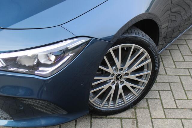 Mercedes-Benz CLA-KLASSE Shooting Brake 250 e Luxury Line | Widescreen | Camera | Navigatie | Stoelverwarming | Elektrische achterklep | Zwenkbare trekhaak