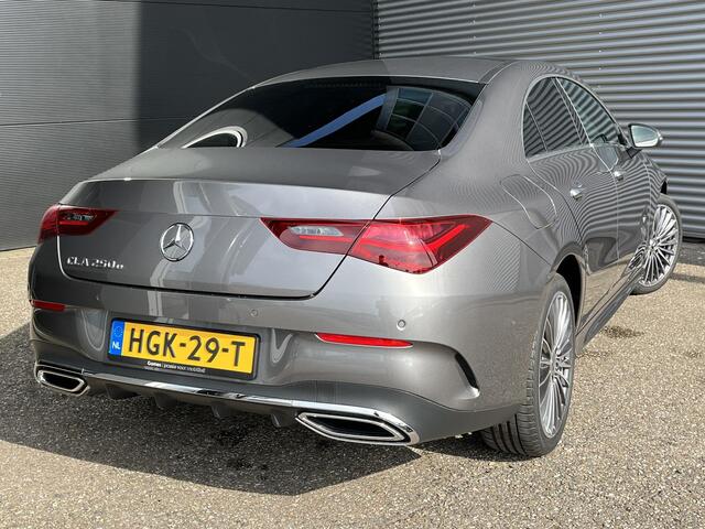 Mercedes-Benz CLA-KLASSE 250 e Star Edition AMG | Panoramadak | Apple CarPlay | Android Auto | Sfeerverlichting | Stoelverwarming | Parkeersensoren | Achteruitrijcamera | Elektrisch Inklapbare Buitenspiegels