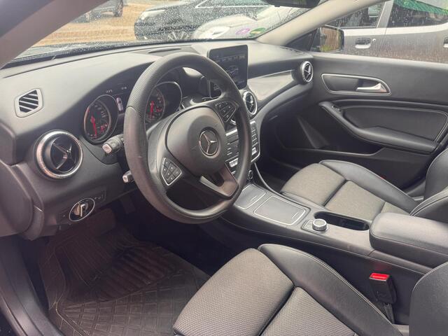 Mercedes-Benz CLA-KLASSE Shooting Brake 180 Prestige limited edition