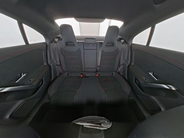 Mercedes-Benz CLA-KLASSE 250 e AMG Plug-In Hybride AMG LIne | Night PAkket | 19 Inch AMG Velgen | Dodehoek Assist | Multibeam Koplampen | 11kW Laden. Inclusief 48 maanden MB Certified garantie voor Europa.