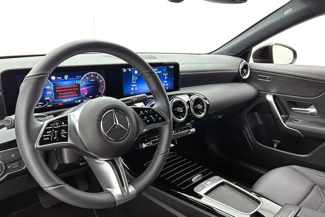 Mercedes-Benz CLA-KLASSE Shooting Brake 180 Business Solution 18", stuur- en stoelverw.