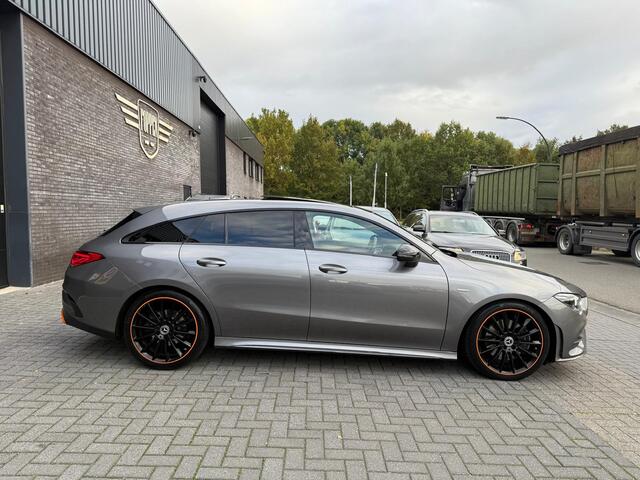 Mercedes-Benz CLA-KLASSE Shooting Brake 200 Premium Plus | 1E EIGENAAR | 12MND GARANTIE | ORANGE EDITION | PANO | CARPLAY | SFEERVERLICHTING | DASHCAM | AUTOMAAT | LED | AFSTANDSPILOT PLUS |
