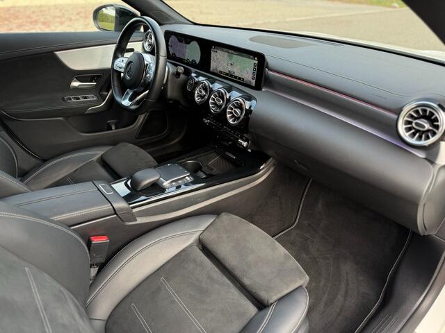 Mercedes-Benz CLA-KLASSE e AMG Distronic Plus Night Pakket