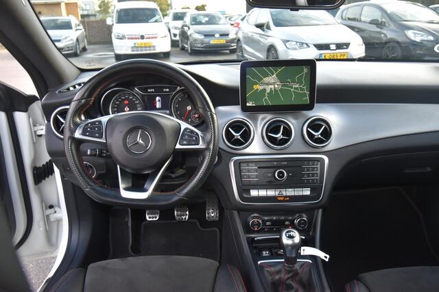Mercedes-Benz CLA-KLASSE Shooting Brake 180 Business Solution AMG , TREKHAAK , LED KOPL , CR CONTR , NAVI , PDC V+A , LMV18 ,