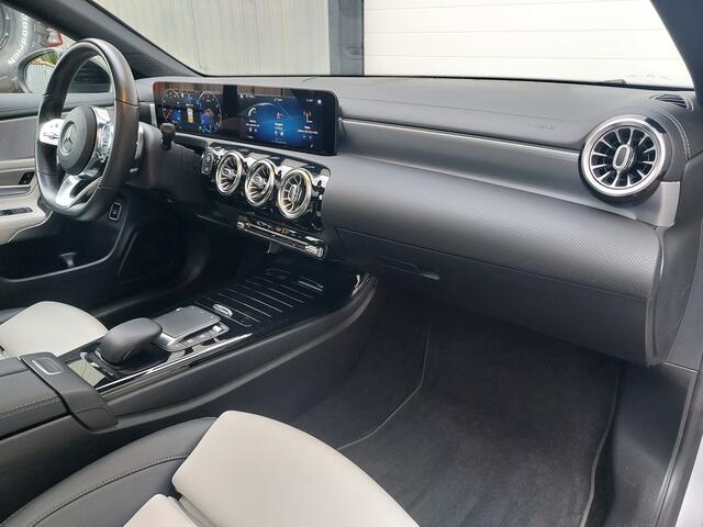 Mercedes-Benz CLA-KLASSE Shooting Brake 250 Premium Plus | Zeer rijk uitgerust