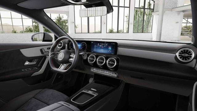 Mercedes-Benz CLA-KLASSE Coupé 180 Business Solution AMG | Premium plus | Winterpakket | Techniekpakket | Burmester | Panoramaschuifdak | Head-up display | Stoelverwarming | 360° camera |