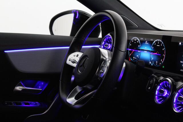 Mercedes-Benz CLA-KLASSE AMG Line > Night-pakket/Sfeer/Camera/Midline Audio...