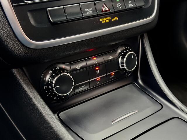 Mercedes-Benz CLA-KLASSE Shooting Brake 200D AUT7 EDITION AMBITION LEDER NAVI PARK-ASSIST AIRCO LED 18 INCH-LMV PDC