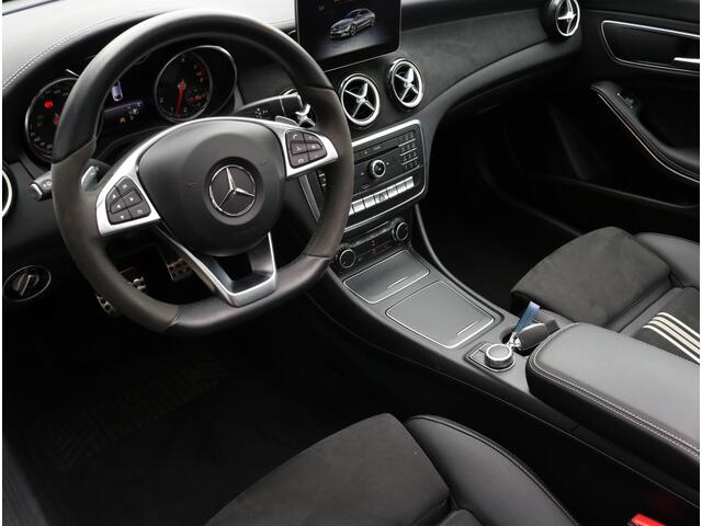 Mercedes-Benz CLA-KLASSE 180 AMG Panoramadak | Apple Carplay