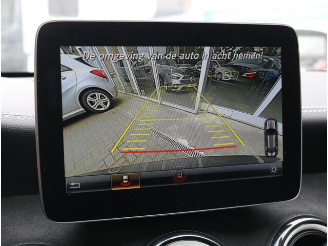 Mercedes-Benz CLA-KLASSE 180 AMG Panoramadak | Apple Carplay