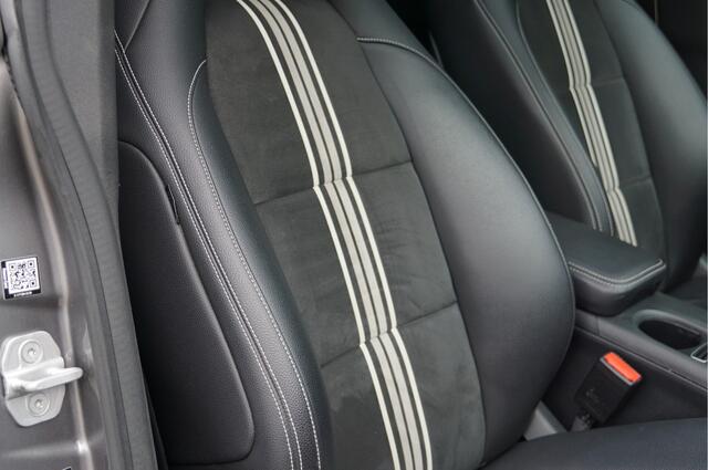 Mercedes-Benz CLA-KLASSE Shooting Brake CLA 200 Shooting Brake AMG line | Panorama Trekhaak LED Camera