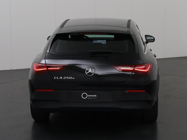 Mercedes-Benz CLA-KLASSE Shooting Brake 250e Star Edition | Navigatie | Parkeerassistent PARKTRONIC | EASY PACK achterklep | USB pakket plus | Stoelverwarming