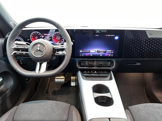 Mercedes-Benz CLA-KLASSE 250+ Launch Edition 85 kWh | Adaptieve Cruisecontrol | Memorypakket voorstoelen | Warmtepomp | Nightpakket | GUARD 360° vehicle protection | Panoramadak | MULTIBEAM LED | 19 inch AMG velgen |