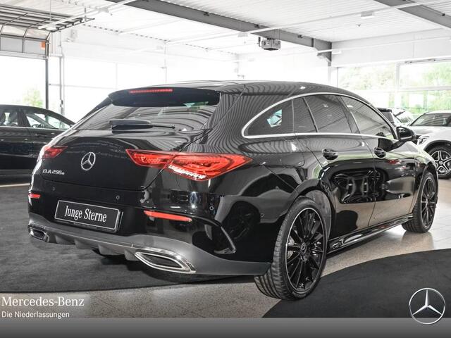 Mercedes-Benz CLA-KLASSE Shooting Brake 250e AMG Line ** LED, MBUX+, PANORAMA, NIGHT, SPIEGEL- PACK, 19-inch LMV ** 1e EIG - UNFALLFREI - MB GAR ** ** INFORMEER OOK NAAR ONZE AANTREKKELIJKE FINANCIAL-LEASE TARIEVEN **